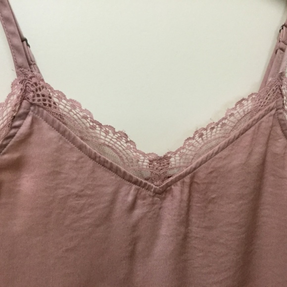 Hollister blush camisole - Picture 2 of 4